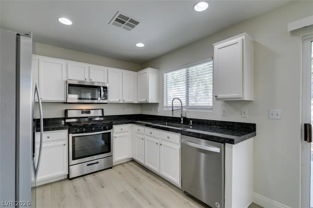 8021 Copperhead Creek, Las Vegas, NV 89143
