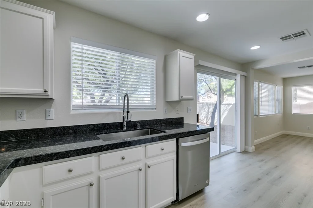 8021 Copperhead Creek, Las Vegas, NV 89143