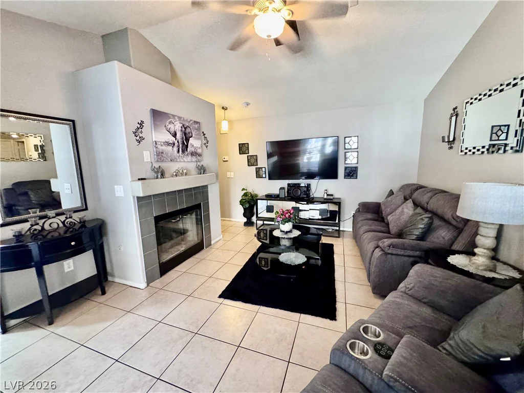 1600 Torrey Pines, Las Vegas, NV 89108
