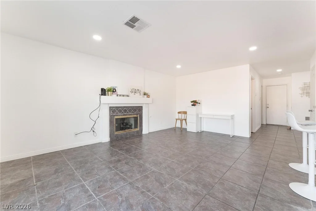 7912 Painted Rock, Las Vegas, NV 89149