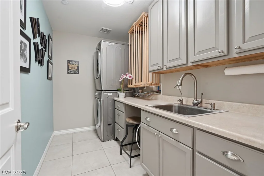 7021 Villada, North Las Vegas, NV 89084