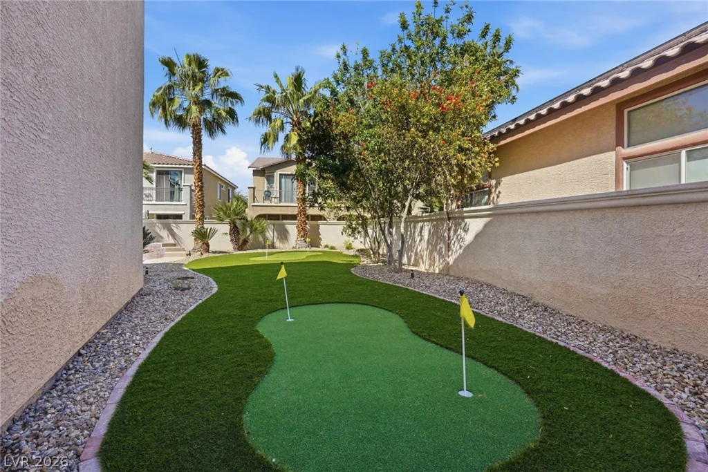 7021 Villada, North Las Vegas, NV 89084