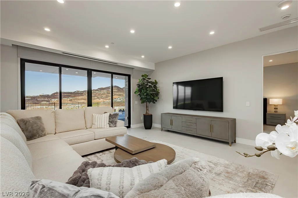 658 Dragon Peak, Henderson, NV 89012