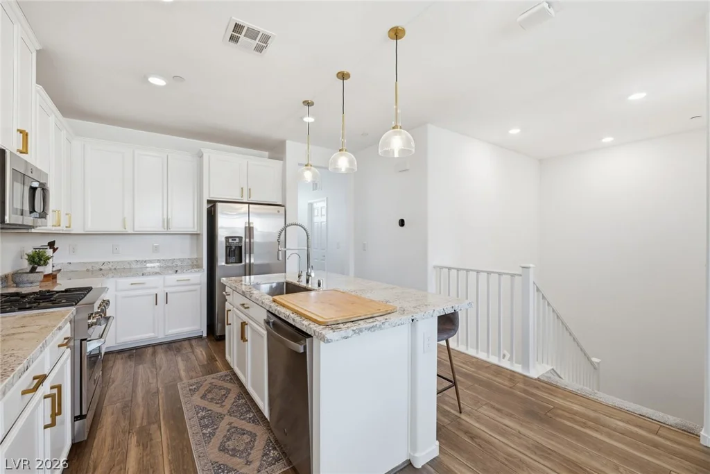 161 Petaluma Valley, Las Vegas, NV 89138
