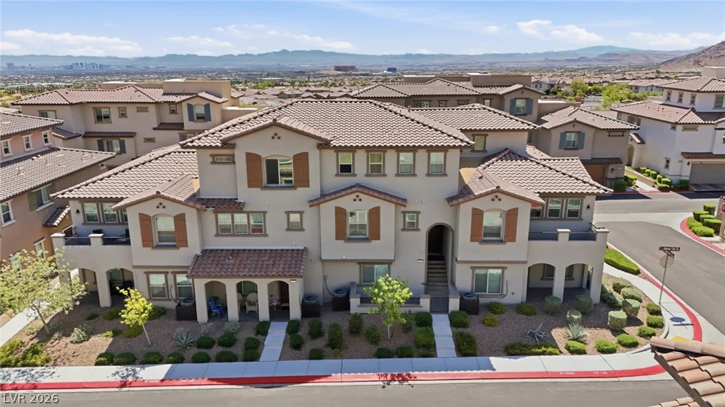 161 Petaluma Valley, Las Vegas, NV 89138