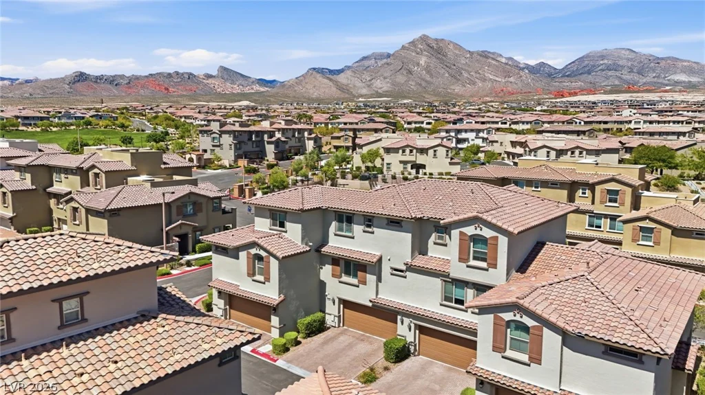 161 Petaluma Valley, Las Vegas, NV 89138
