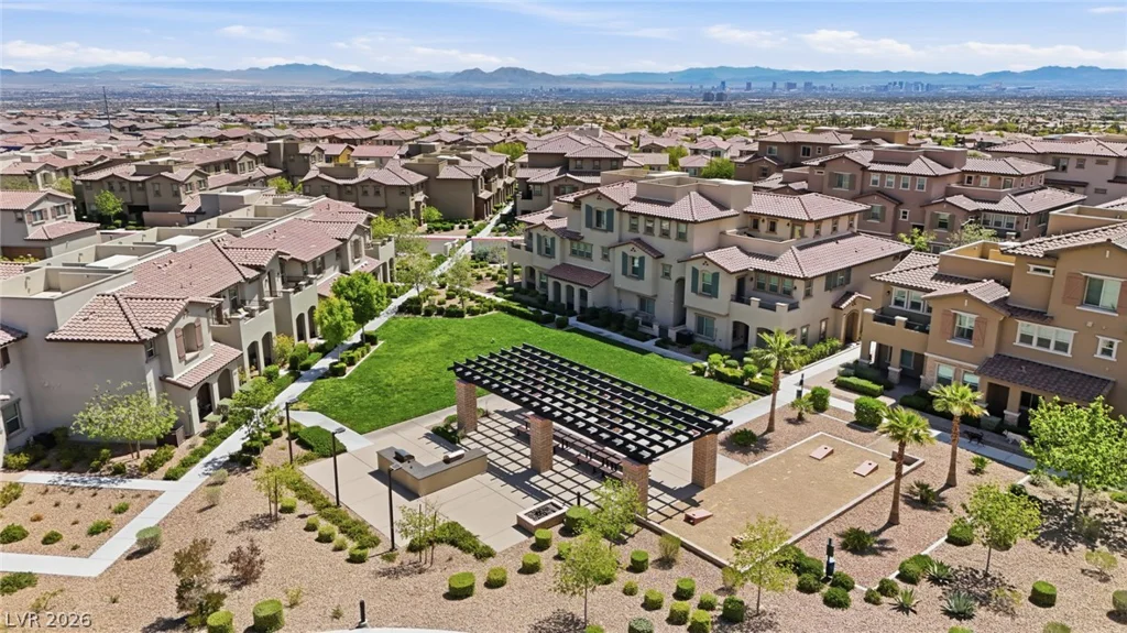 161 Petaluma Valley, Las Vegas, NV 89138