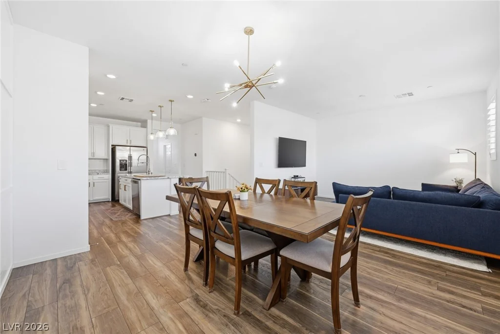 161 Petaluma Valley, Las Vegas, NV 89138