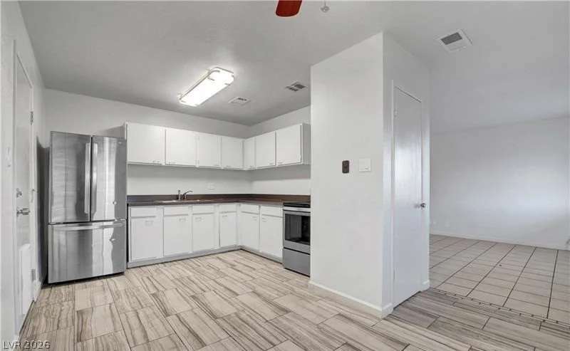 616 Palmhurst, Las Vegas, NV 89145