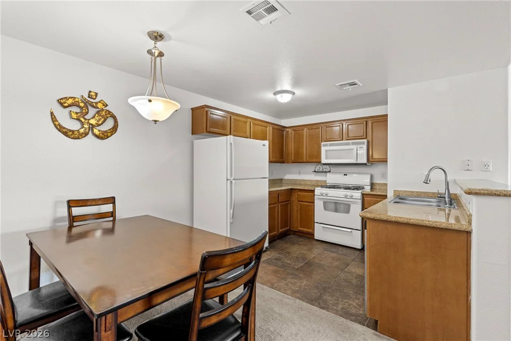 7701 Robindale, Las Vegas, NV 89113
