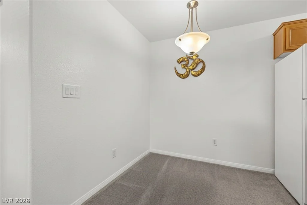7701 Robindale, Las Vegas, NV 89113