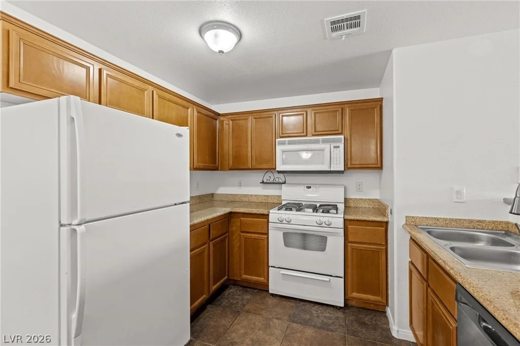 7701 Robindale, Las Vegas, NV 89113