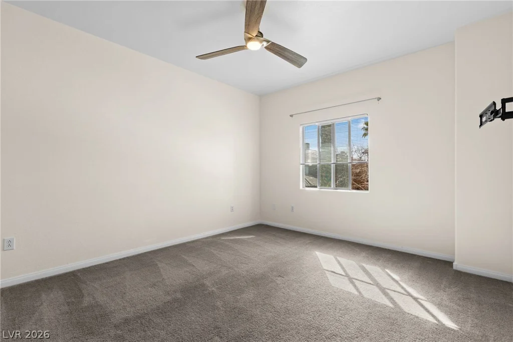 7701 Robindale, Las Vegas, NV 89113