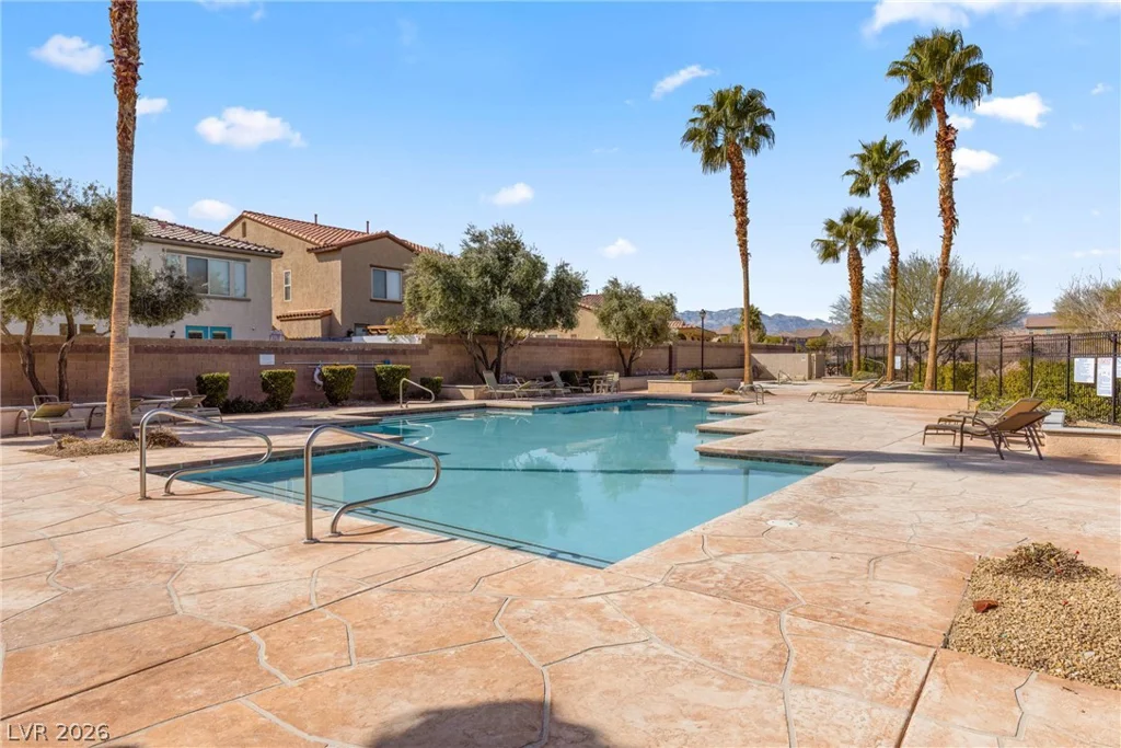 7701 Robindale, Las Vegas, NV 89113