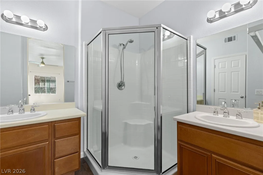 7701 Robindale, Las Vegas, NV 89113