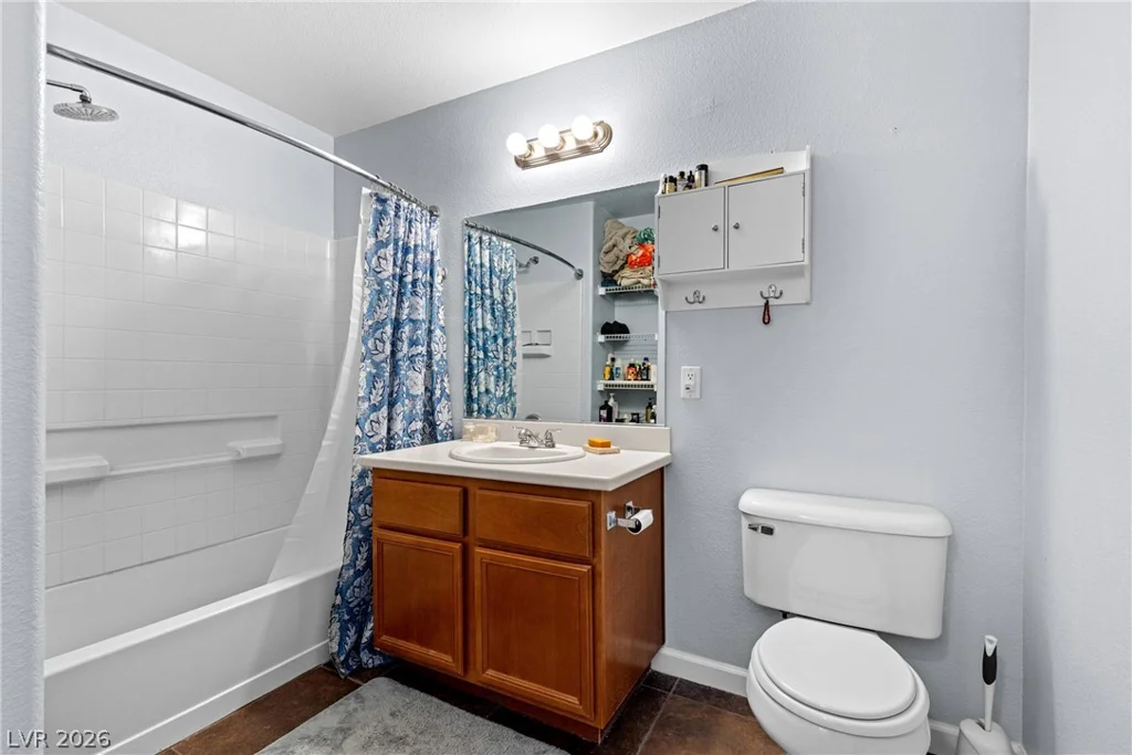7701 Robindale, Las Vegas, NV 89113