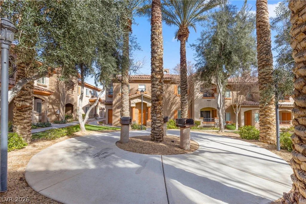 7701 Robindale, Las Vegas, NV 89113