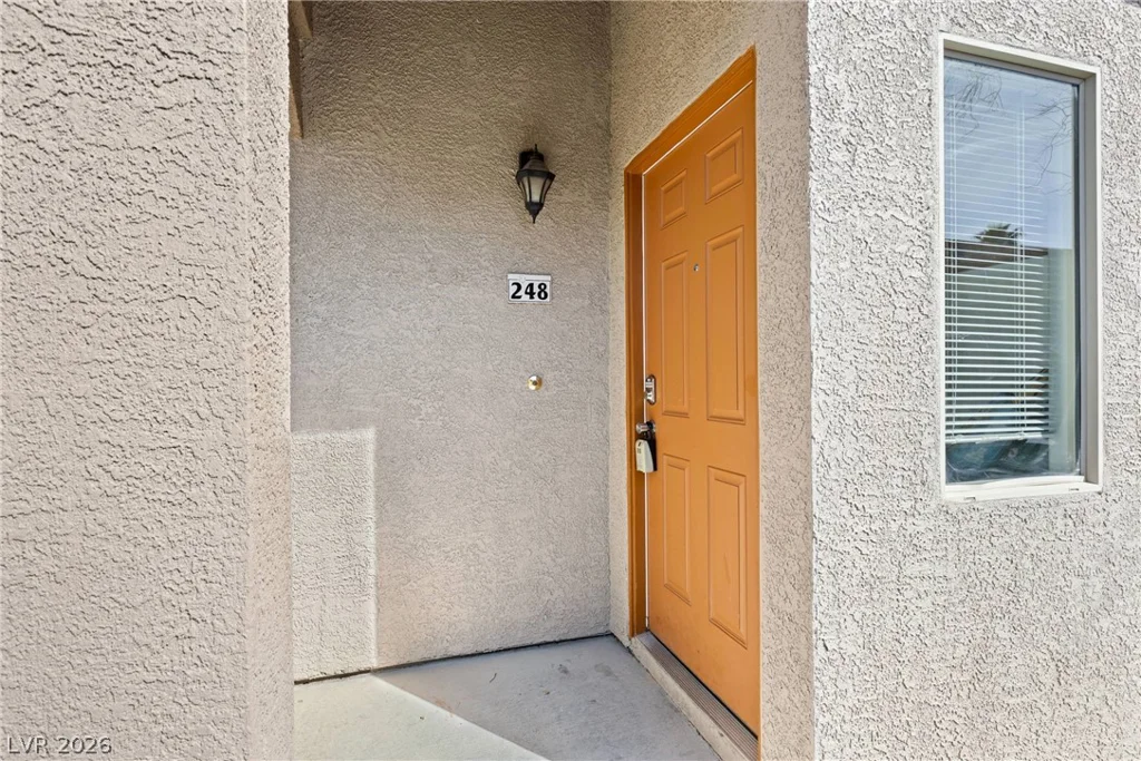 7701 Robindale, Las Vegas, NV 89113