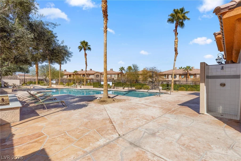 7701 Robindale, Las Vegas, NV 89113