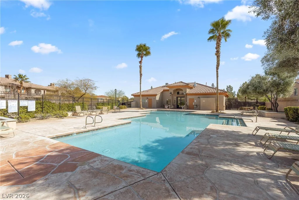 7701 Robindale, Las Vegas, NV 89113
