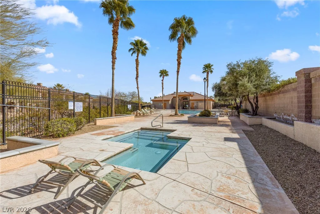 7701 Robindale, Las Vegas, NV 89113