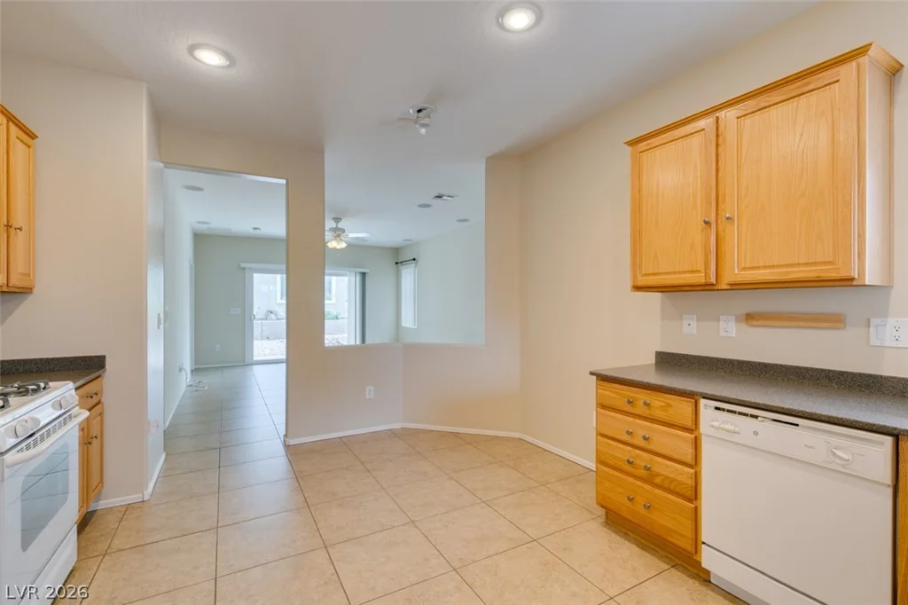 2567 Eclipsing Stars, Henderson, NV 89044