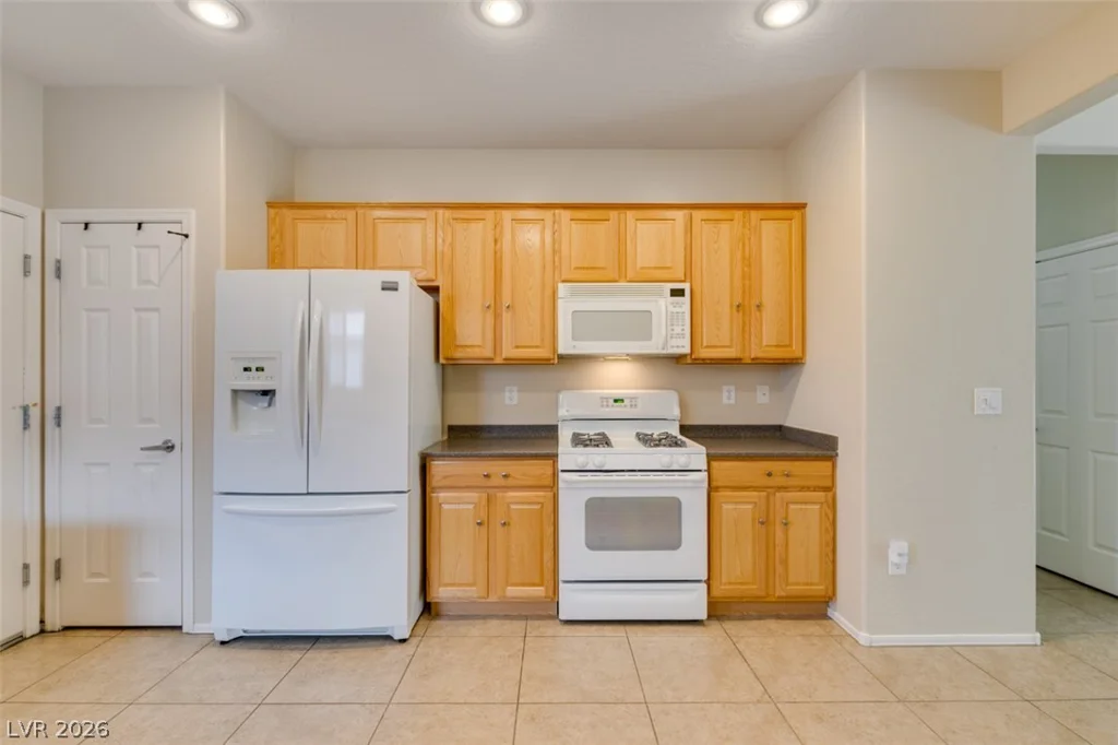 2567 Eclipsing Stars, Henderson, NV 89044