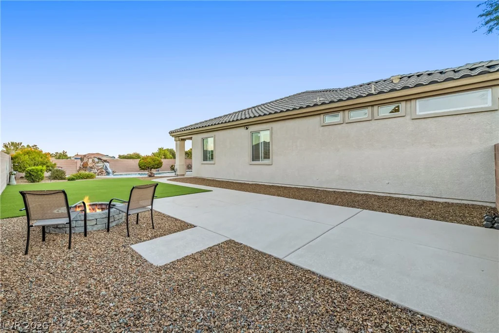 7580 Prancing Pony, Las Vegas, NV 89131