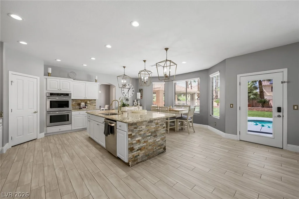 453 Mountain Villa, Las Vegas, NV 89110