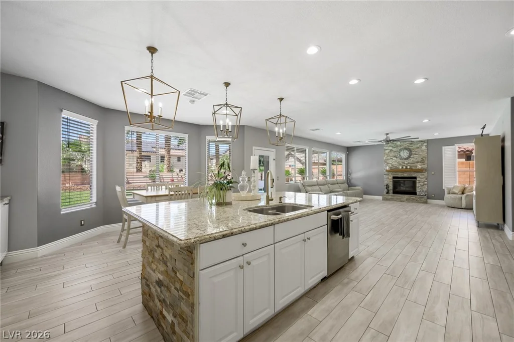 453 Mountain Villa, Las Vegas, NV 89110
