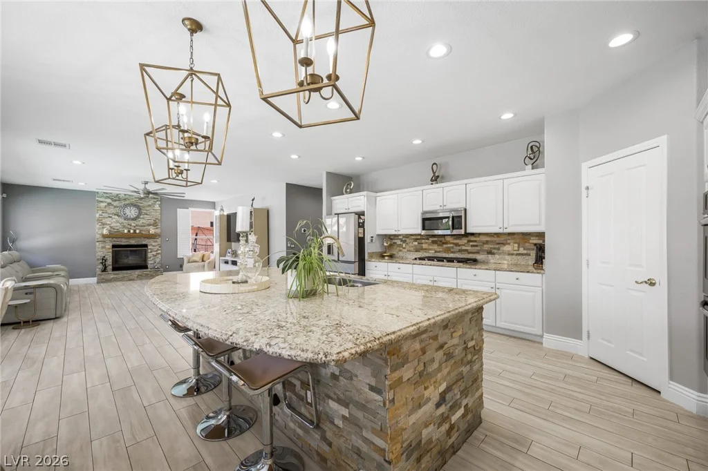 453 Mountain Villa, Las Vegas, NV 89110