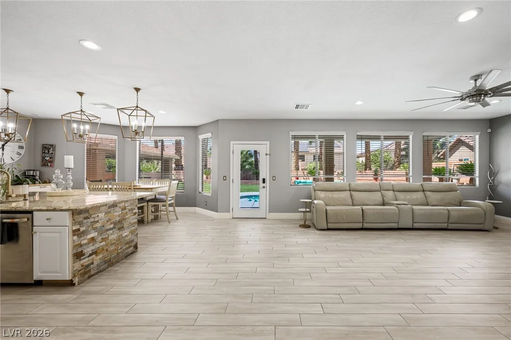 453 Mountain Villa, Las Vegas, NV 89110
