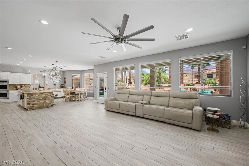 453 Mountain Villa, Las Vegas, NV 89110