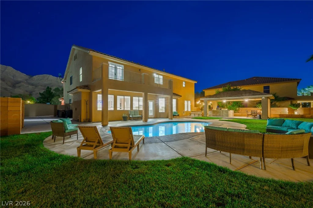 453 Mountain Villa, Las Vegas, NV 89110
