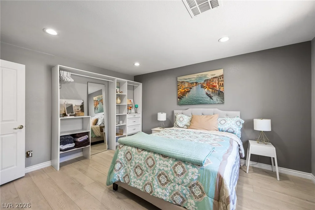 453 Mountain Villa, Las Vegas, NV 89110