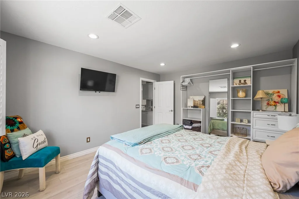 453 Mountain Villa, Las Vegas, NV 89110