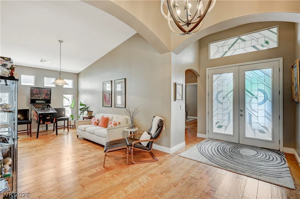 5669 Victoria Regina, Las Vegas, NV 89139