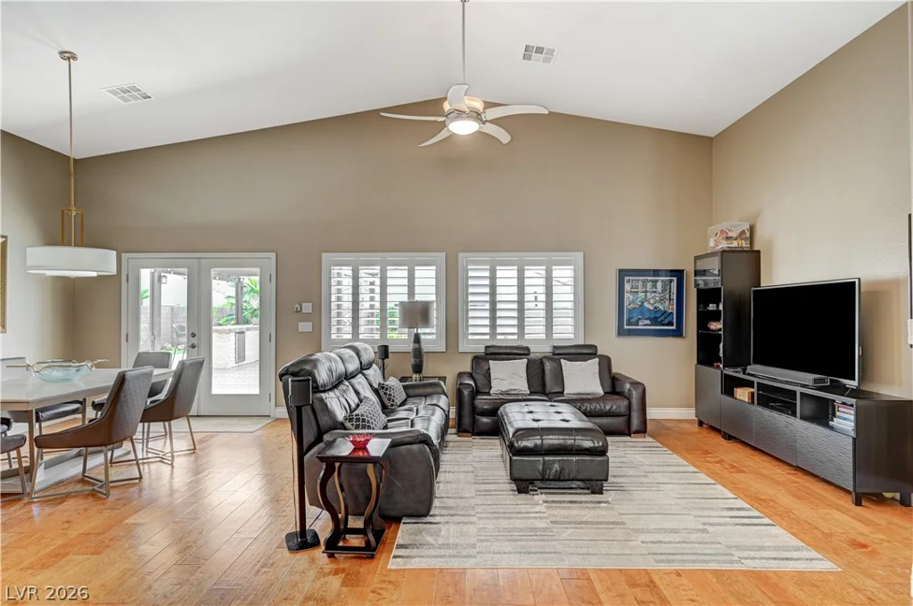 5669 Victoria Regina, Las Vegas, NV 89139