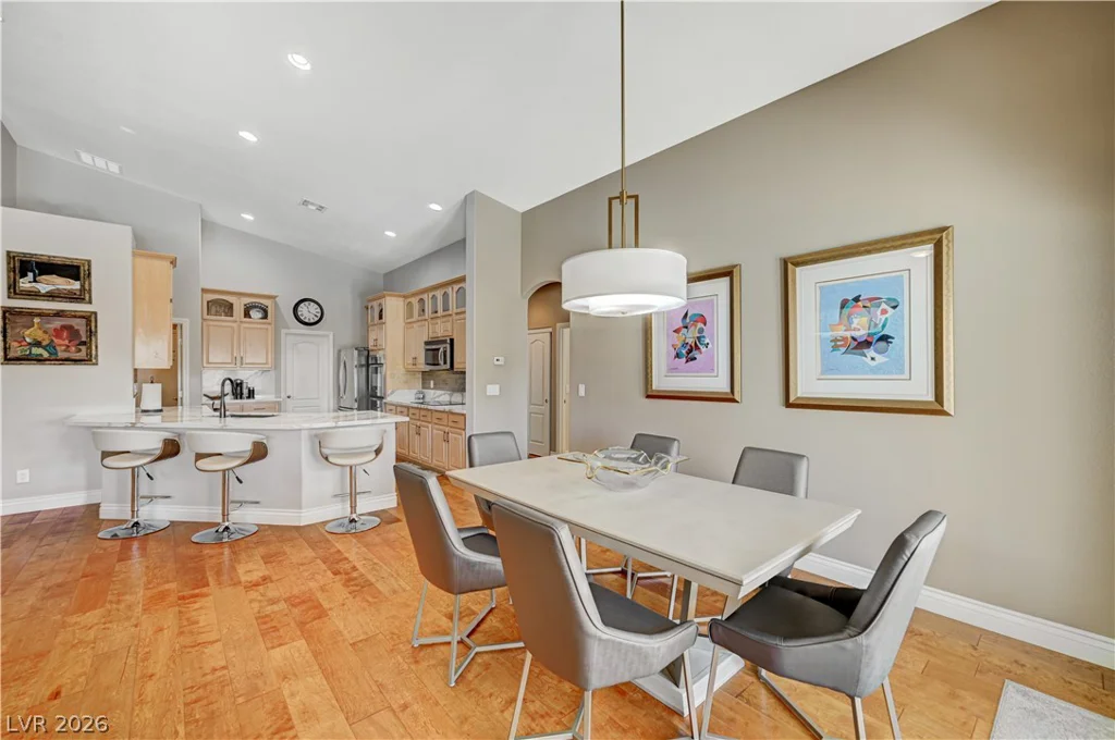 5669 Victoria Regina, Las Vegas, NV 89139