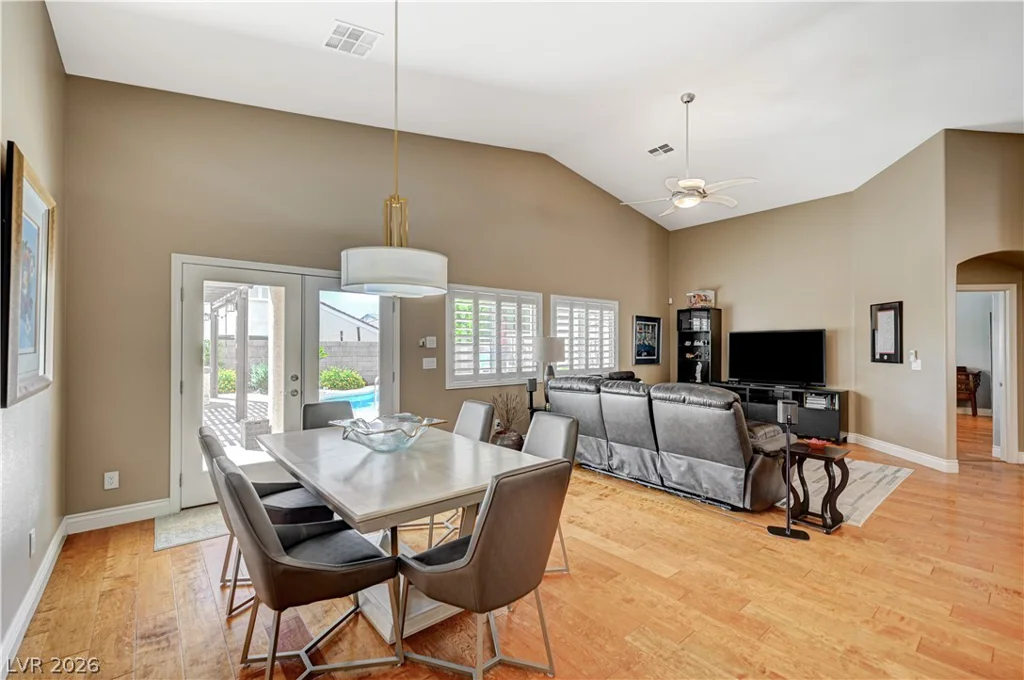 5669 Victoria Regina, Las Vegas, NV 89139