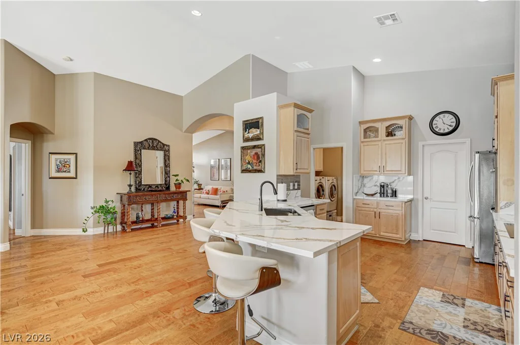5669 Victoria Regina, Las Vegas, NV 89139