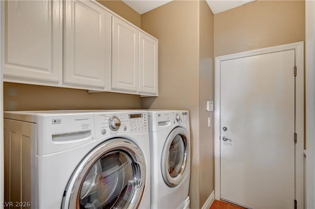 5669 Victoria Regina, Las Vegas, NV 89139