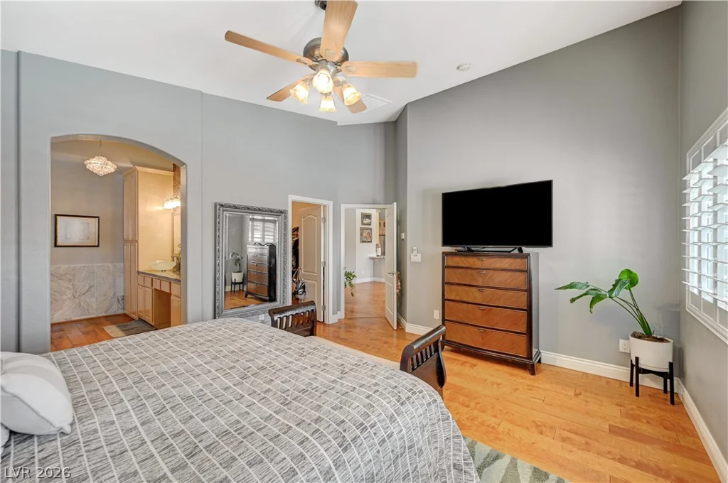 5669 Victoria Regina, Las Vegas, NV 89139