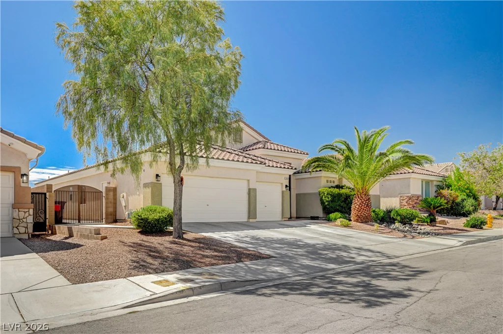 5669 Victoria Regina, Las Vegas, NV 89139