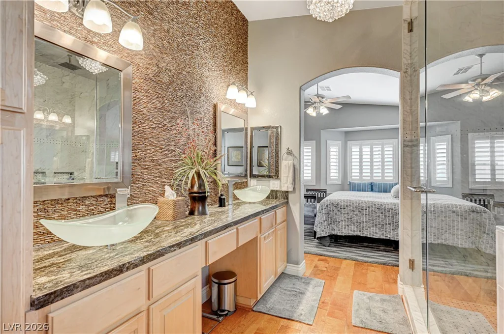 5669 Victoria Regina, Las Vegas, NV 89139