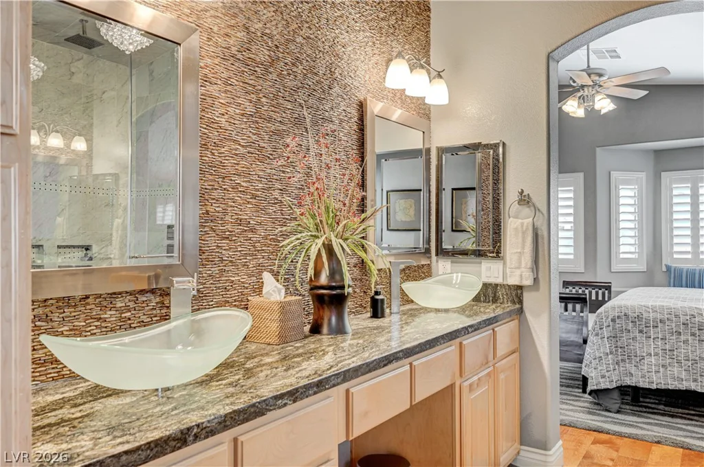 5669 Victoria Regina, Las Vegas, NV 89139