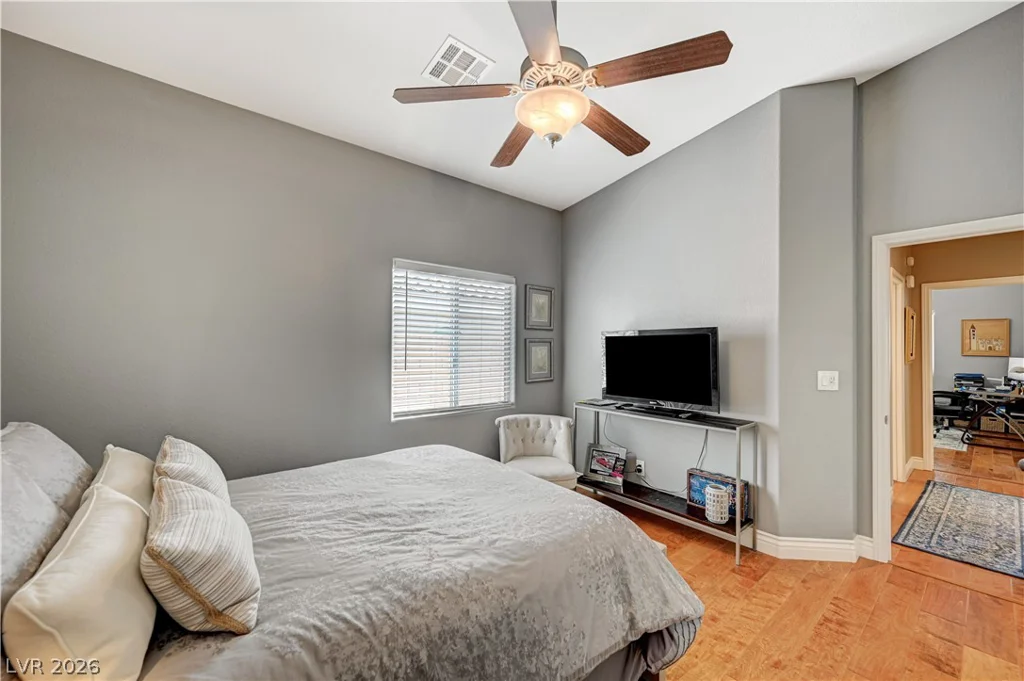 5669 Victoria Regina, Las Vegas, NV 89139