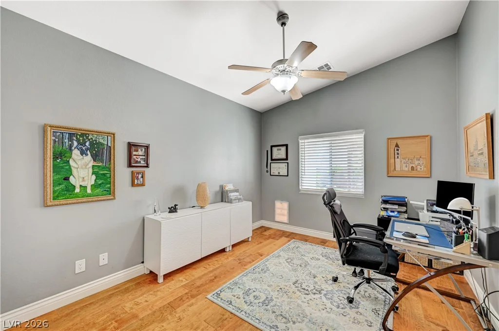 5669 Victoria Regina, Las Vegas, NV 89139