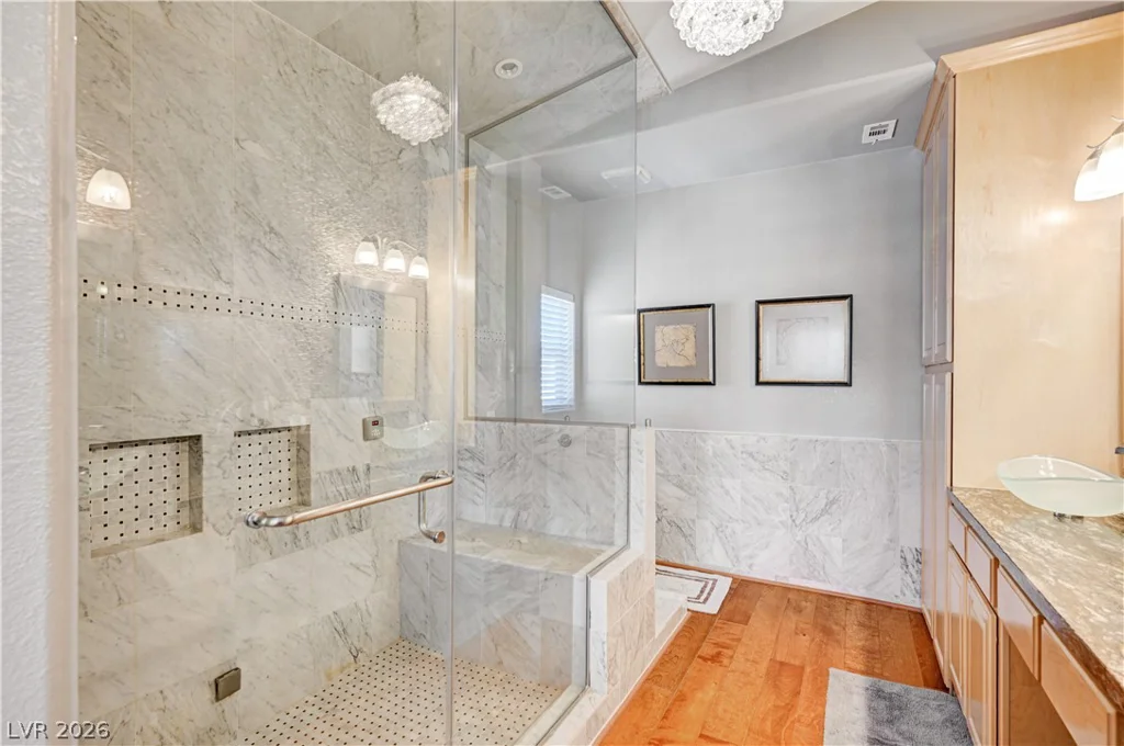 5669 Victoria Regina, Las Vegas, NV 89139