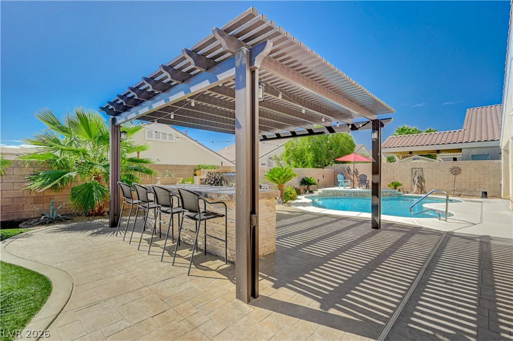 5669 Victoria Regina, Las Vegas, NV 89139